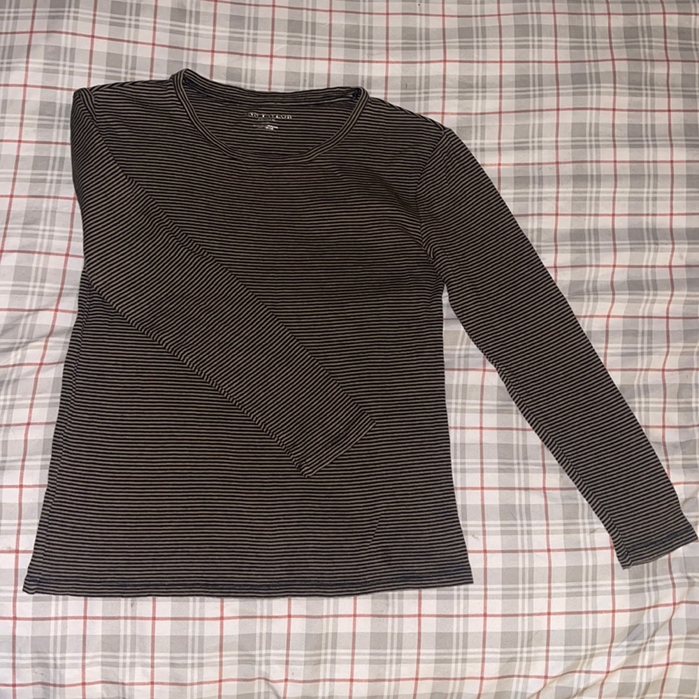 Vintage Ann Taylor long sleeve t-shirt. Size small.